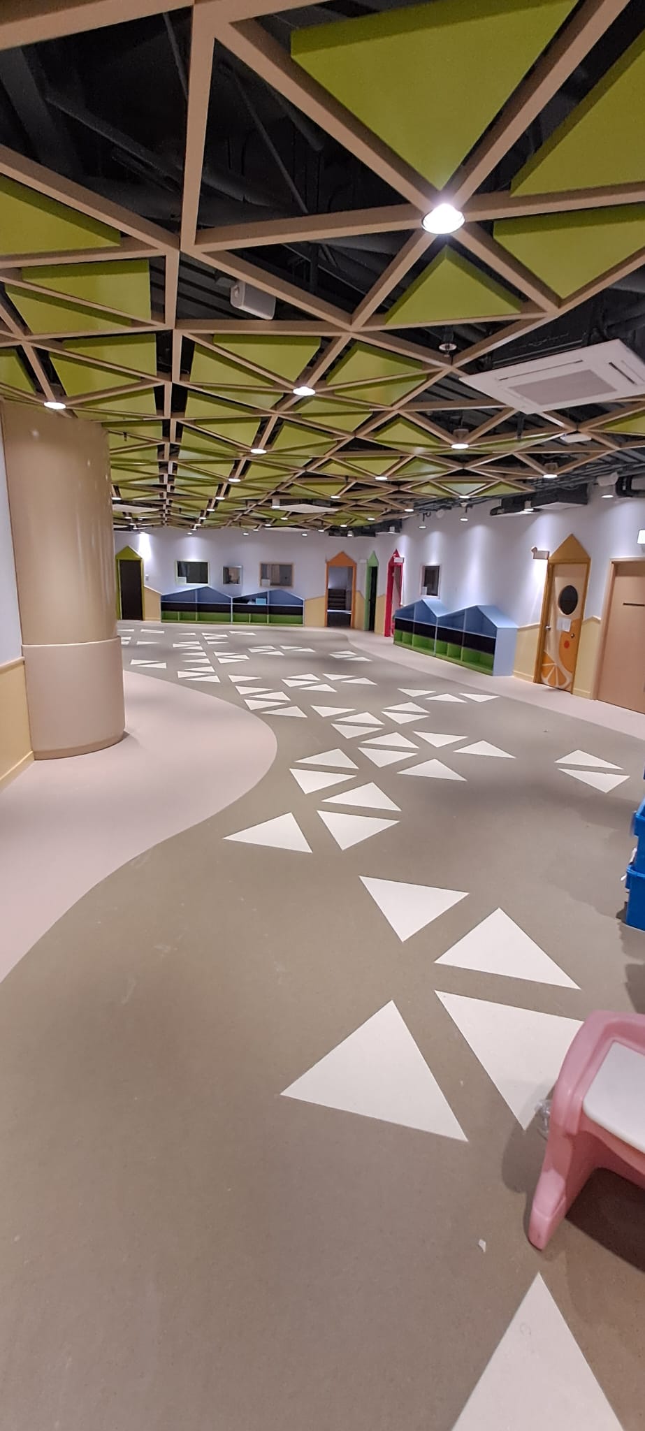 港潔幼稚園膠地板防滑處理完成實照